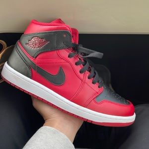 Jordan 1 mid - Reverse Bred